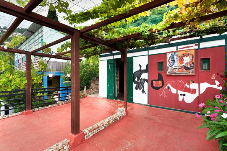 Eileen Gray | E-1027 | Image Courtesy Manuel Bougot 13