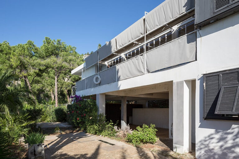Eileen Gray | E-1027 | Image Courtesy Manuel Bougot 201