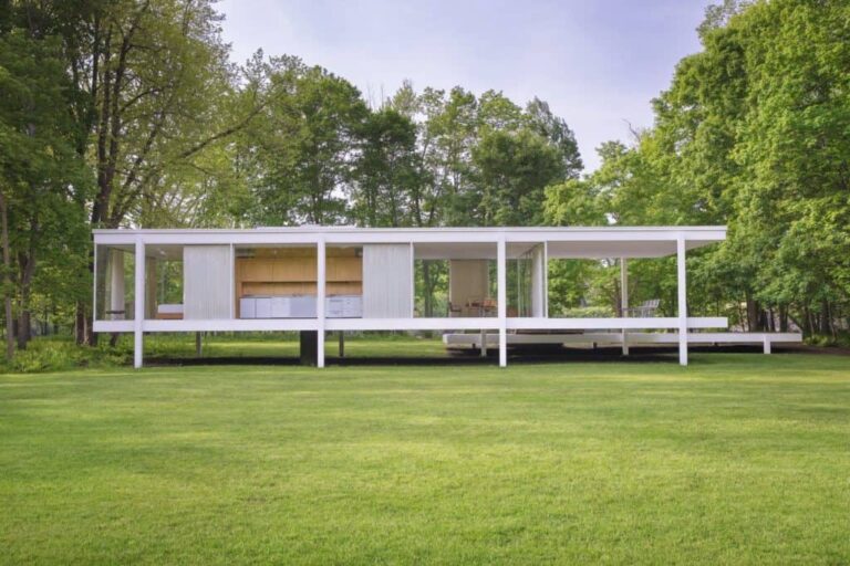 Going Green 4 pictured-is-the-rear-of-the-farnsworth-house-designed-by-ludwig-mies-van-der-rohe-the-homes-s