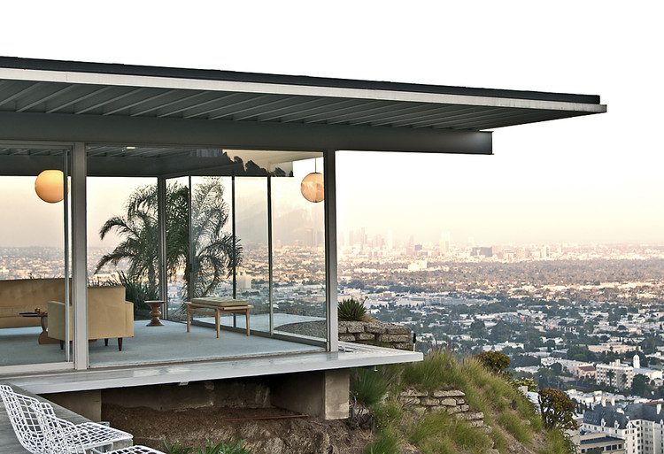 3 Built to Divide Case_Study_House_22_(5901923987)-2515748088