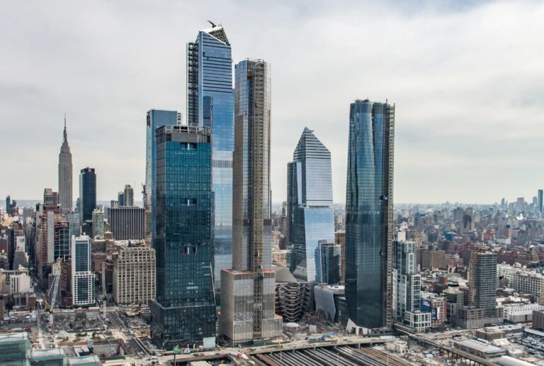 9 Built to Divide Hudson Yards